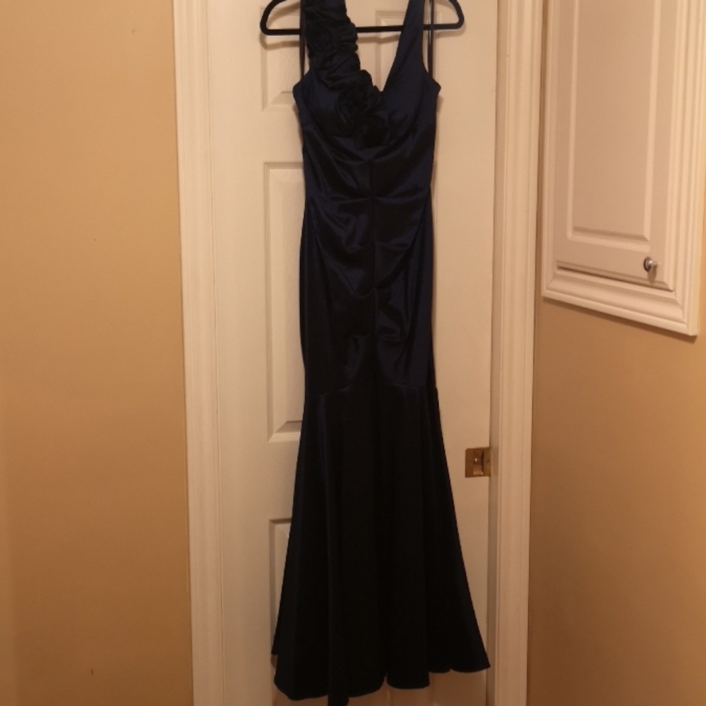 Mermaid style floor length navy blue gown